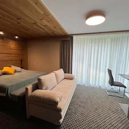 Rezidence Alpina 10,11 Apartment *